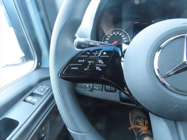 Thumbnail: 2025 Mercedes-Benz Sprinter - 12