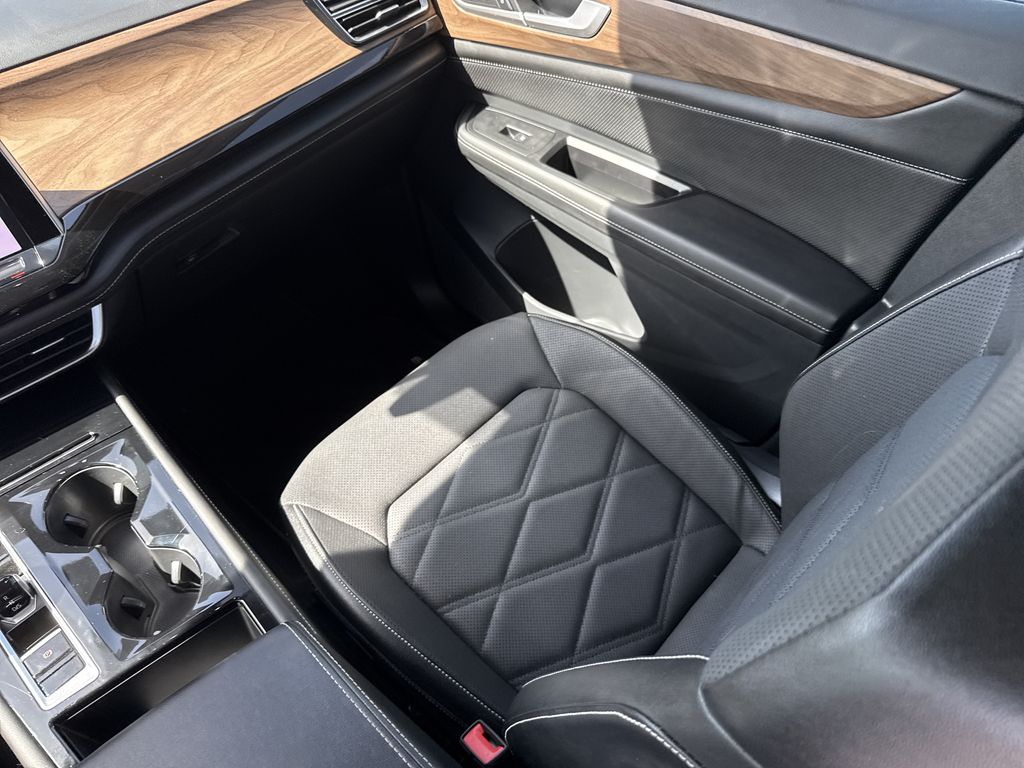 2024 Volkswagen Atlas 2.0T SE w/Technology Black at DeMontrond Auto Country