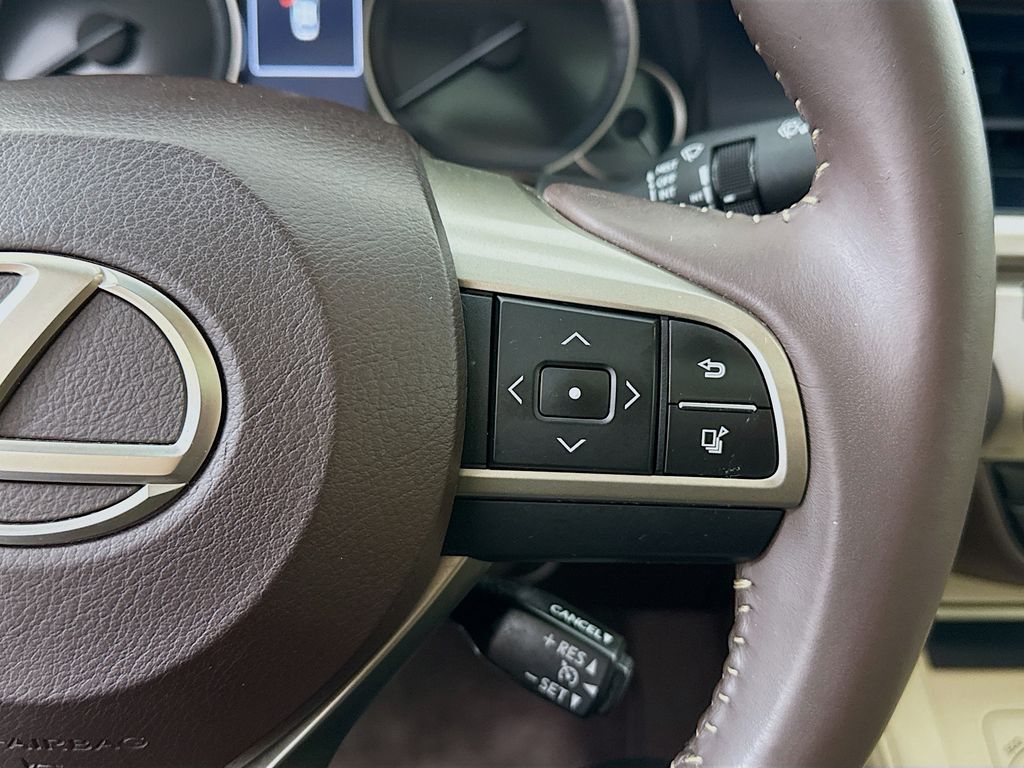 Thumbnail: 2016 Lexus ES - 12