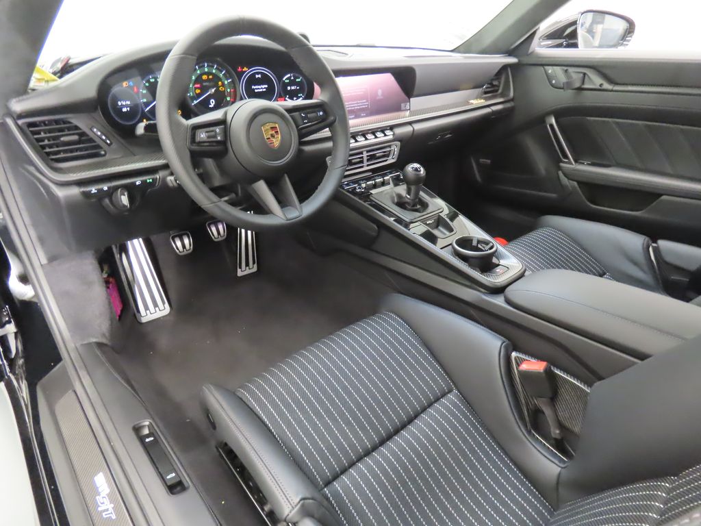 Thumbnail: 2024 Porsche 911 - 4