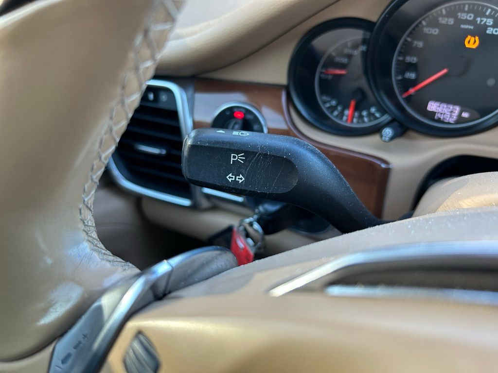 Thumbnail: 2012 Porsche Panamera - 21