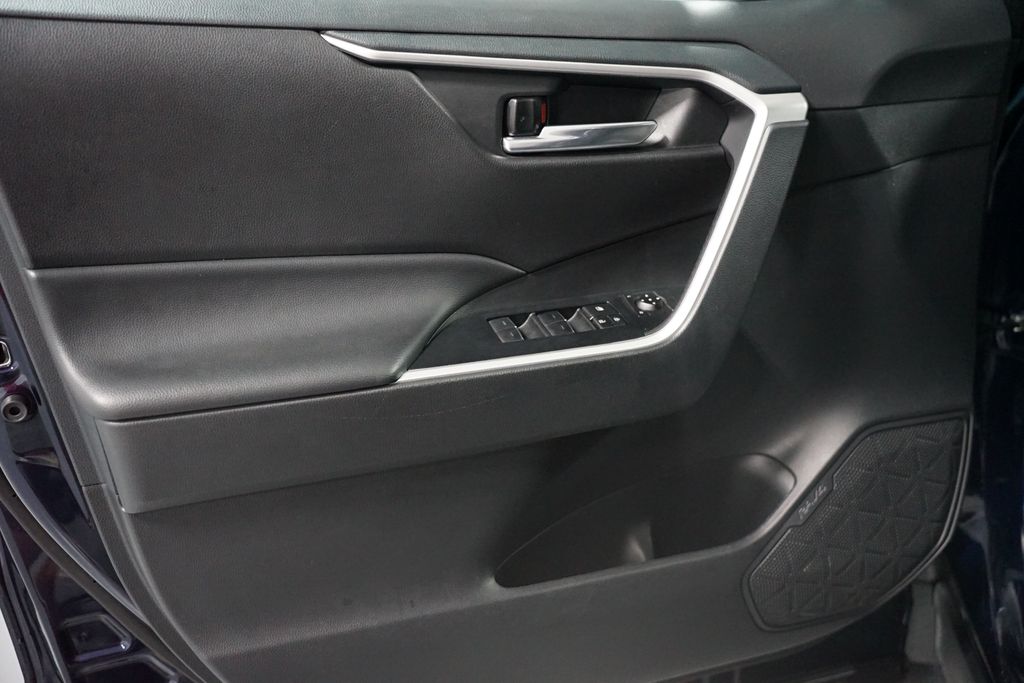 Thumbnail: 2024 Toyota RAV4 - 11