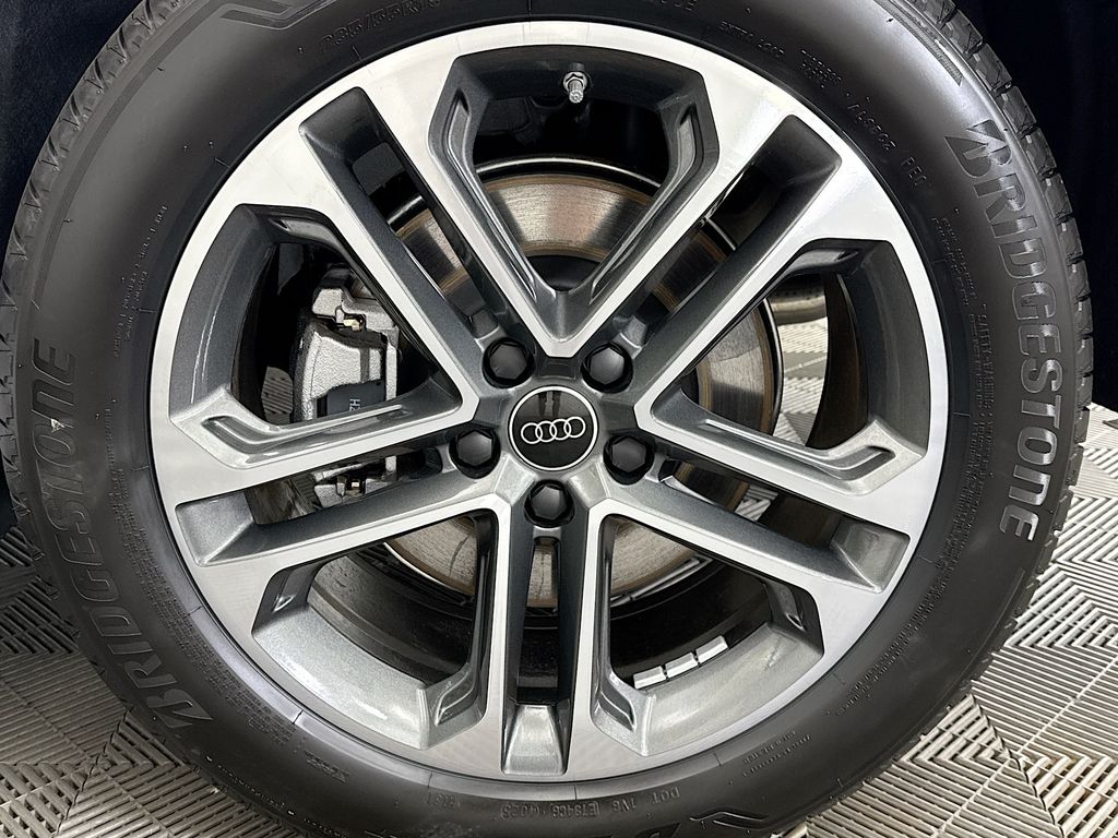 Thumbnail: 2025 Audi Q5 - 30