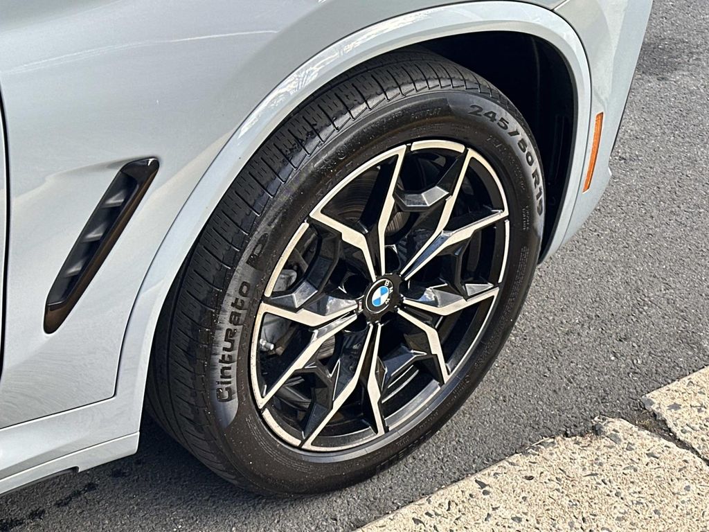 Thumbnail: 2022 BMW X4 - 18