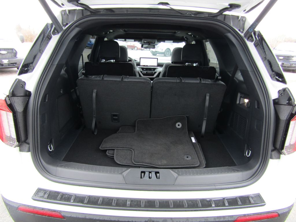 View vehicle photo 7