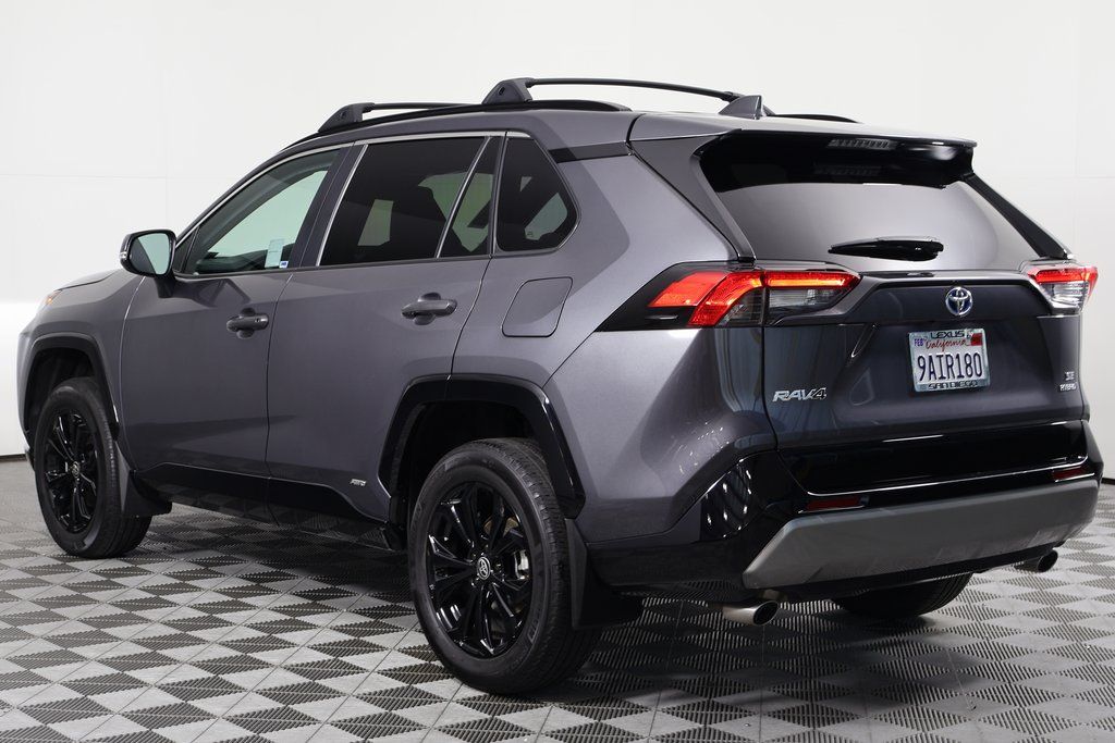 Thumbnail: 2022 Toyota RAV4 - 6