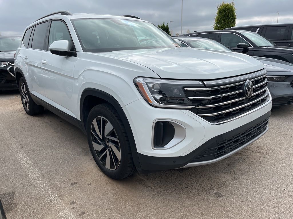 2024 Volkswagen Atlas SE 2