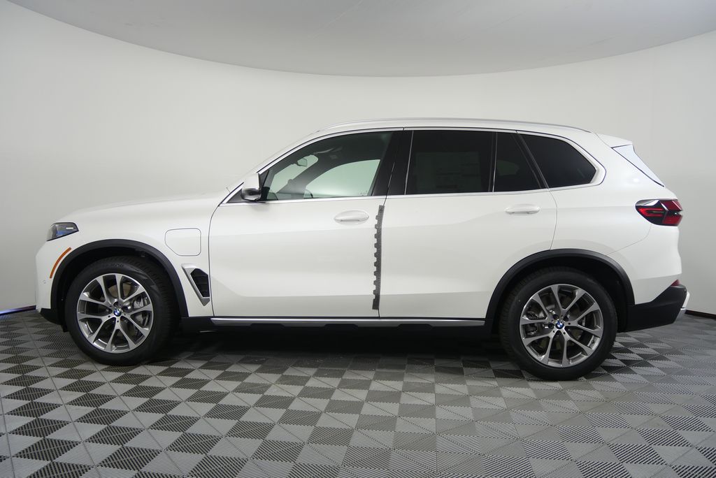 Thumbnail: 2026 BMW X5 - 6