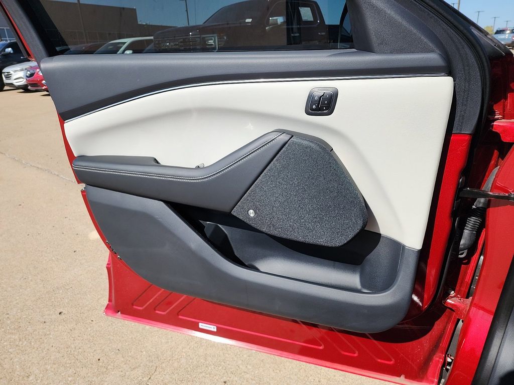 2023 Ford Mustang Mach-E Premium photo