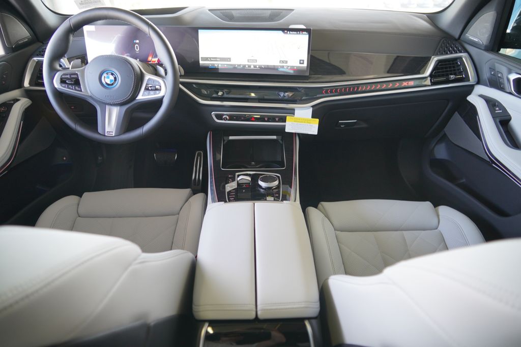 Thumbnail: 2026 BMW X5 - 13