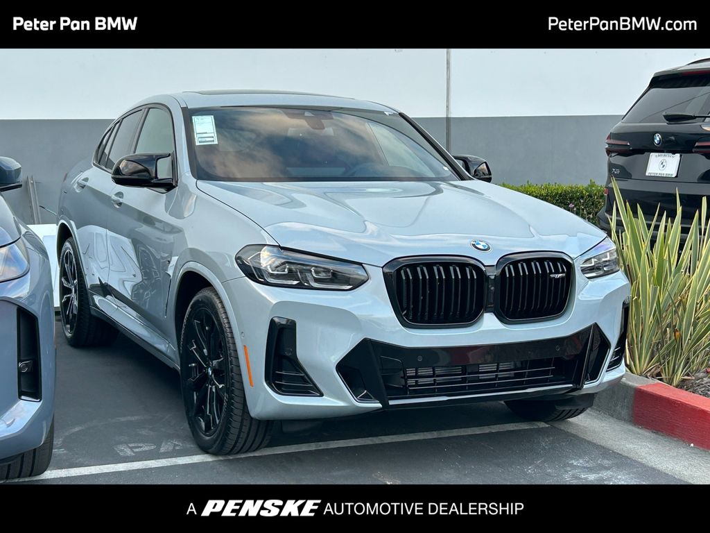 Thumbnail: 2025 BMW X4 - 1