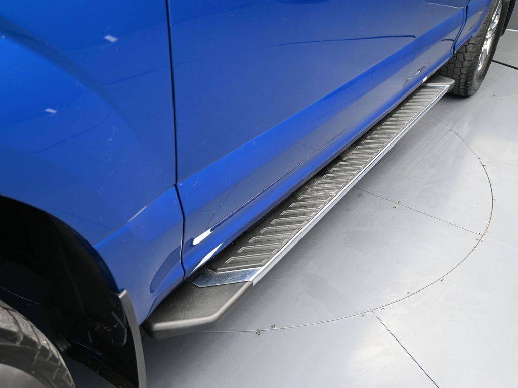 Used 2018 Lightning Blue Ford XLT image 32