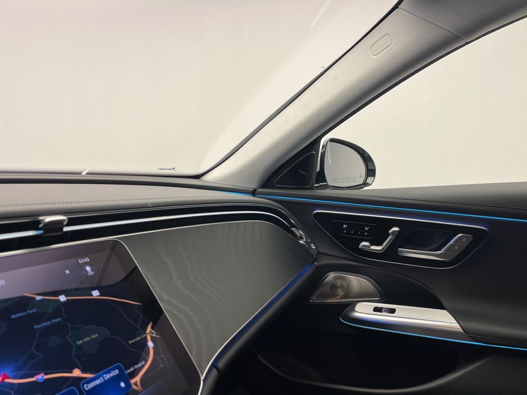 Thumbnail: 2025 Mercedes-Benz E-Class - 21