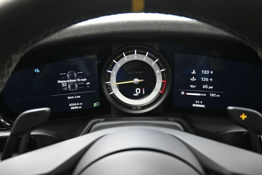 Used 2024  Porsche  image 8