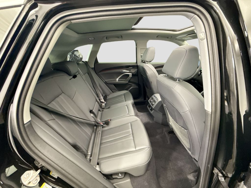 Thumbnail: 2025 Audi Q5 - 21