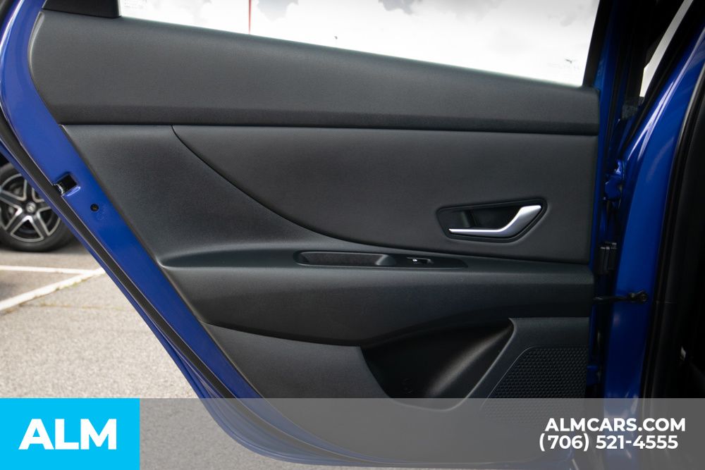2022 Hyundai Elantra Hybrid Limited photo 25