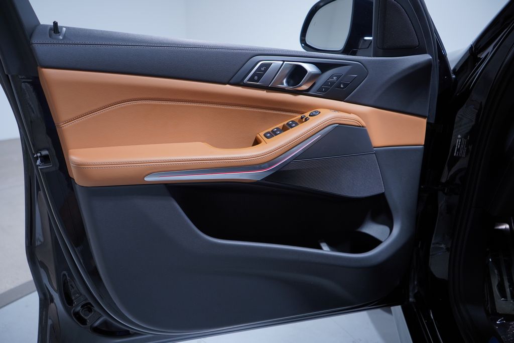 Thumbnail: 2022 BMW X5 - 16