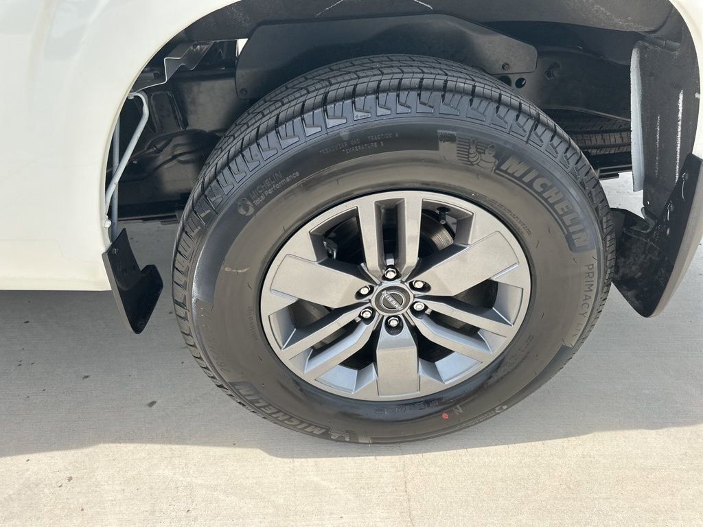 2025 Glacier White Nissan Frontier SV RWD Truck