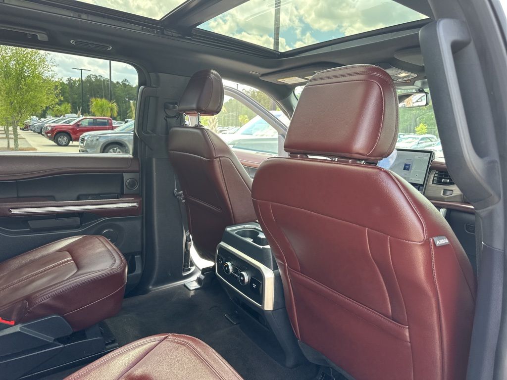 2023 Oxford White Ford Expedition Limited RWD SUV