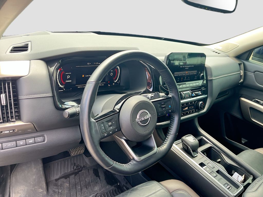 Used 2022 Blue Nissan Platinum image 9