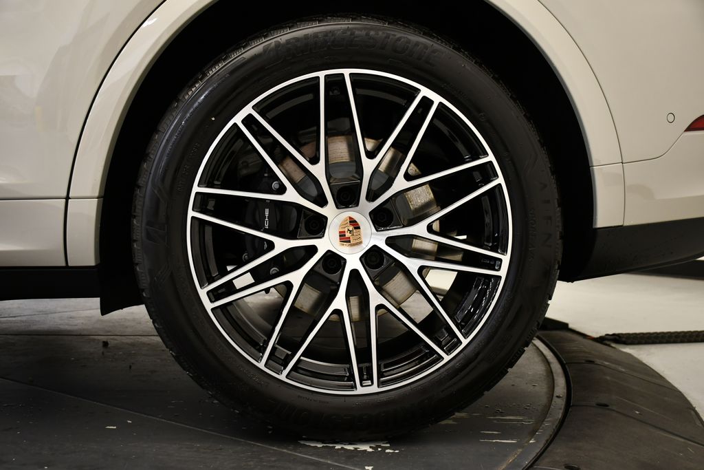Thumbnail: 2026 Porsche Cayenne - 17