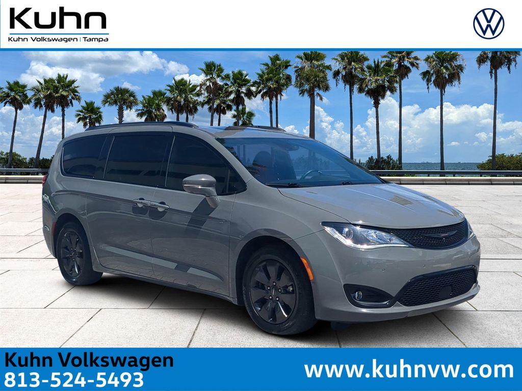 Ceramic Gray Clearcoat 2020 Chrysler Pacifica Hybrid Limited FWD Minivan Front-Wheel Drive Continuously Variable Transmission