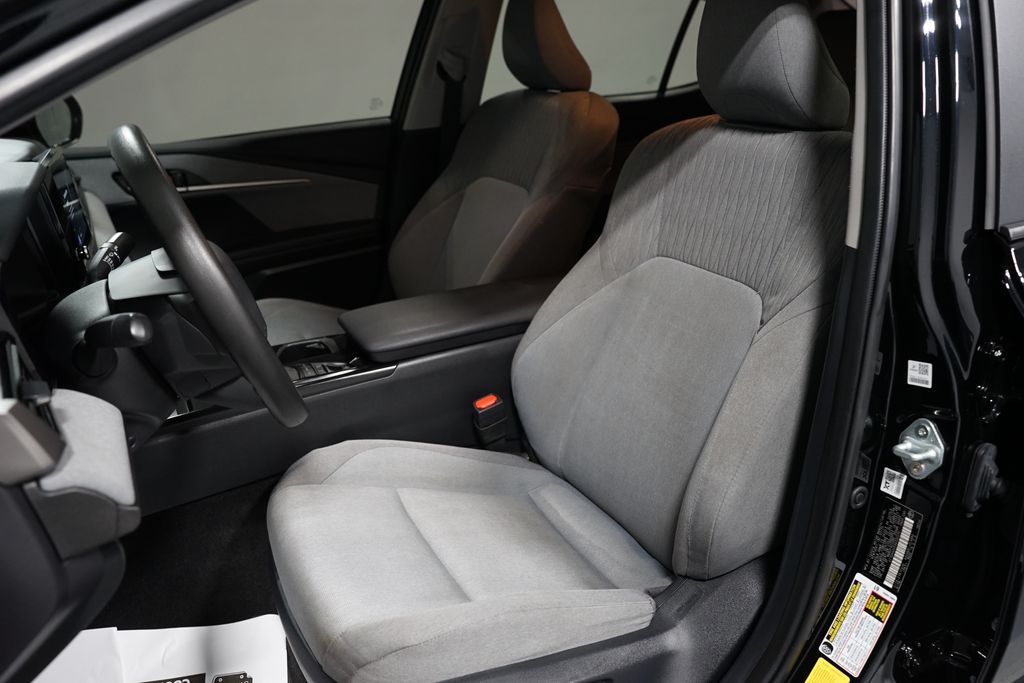 Thumbnail: 2025 Toyota Camry - 27