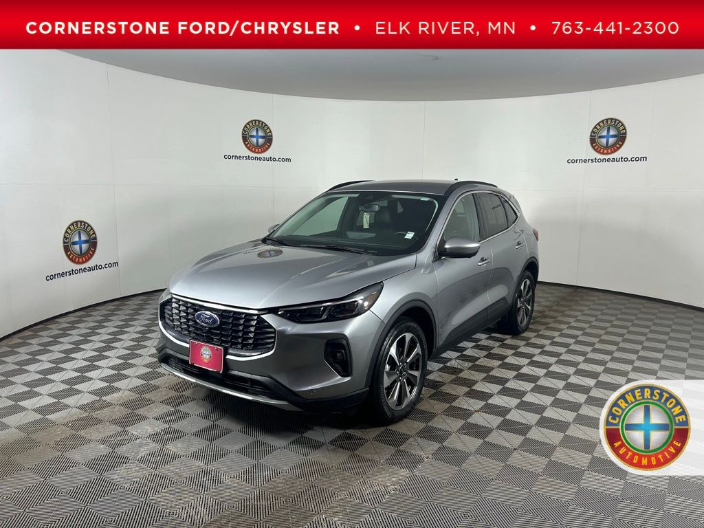 Silver 2024 Ford Escape Platinum AWD SUV / Crossover All-Wheel Drive 8-Speed Automatic