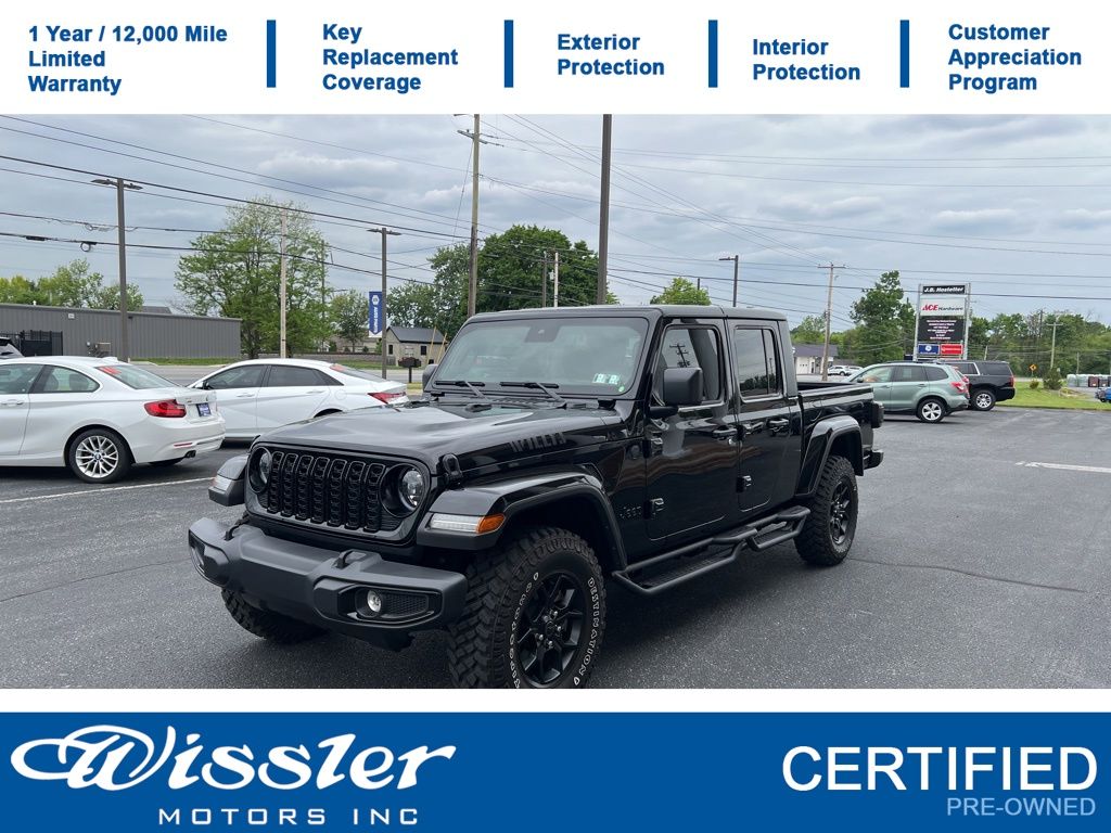 Black Clearcoat 2025 Jeep Gladiator Pickup Truck Four-Wheel Drive 8-Speed Automatic