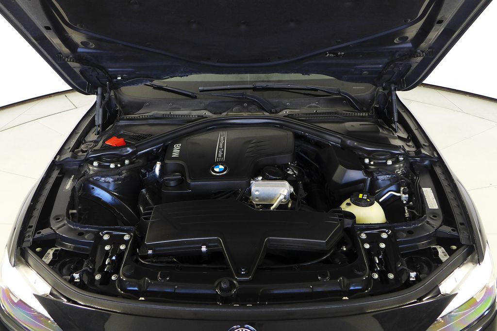 Thumbnail: 2016 BMW 3 Series - 6