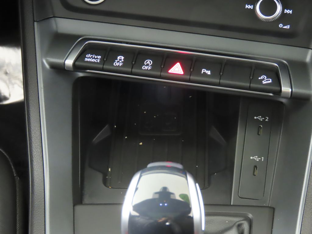 Thumbnail: 2025 Audi Q3 - 23