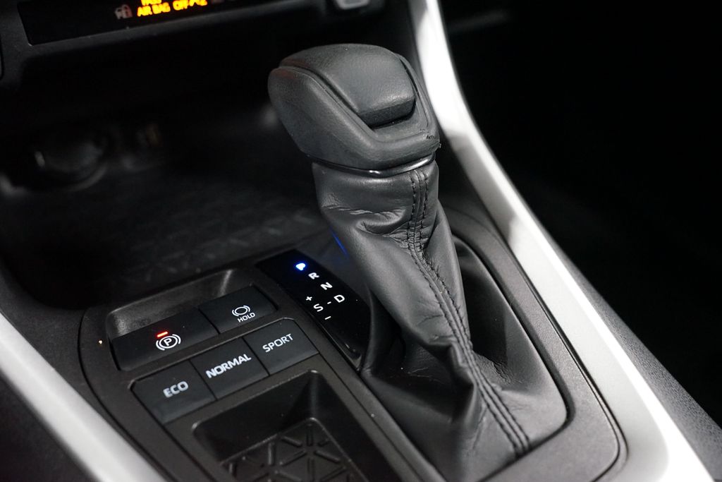 Thumbnail: 2023 Toyota RAV4 - 21