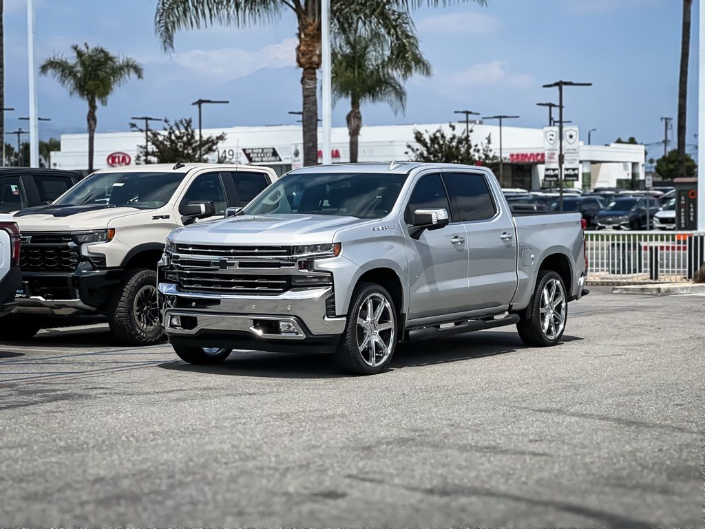 View vehicle photo 2