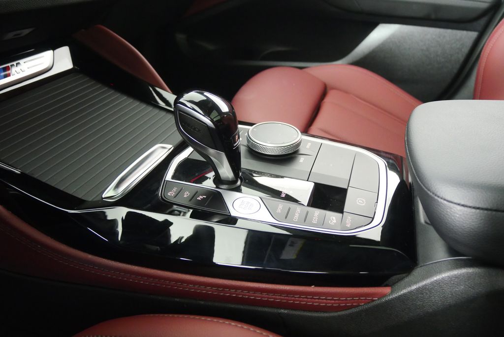 Thumbnail: 2023 BMW X4 - 28