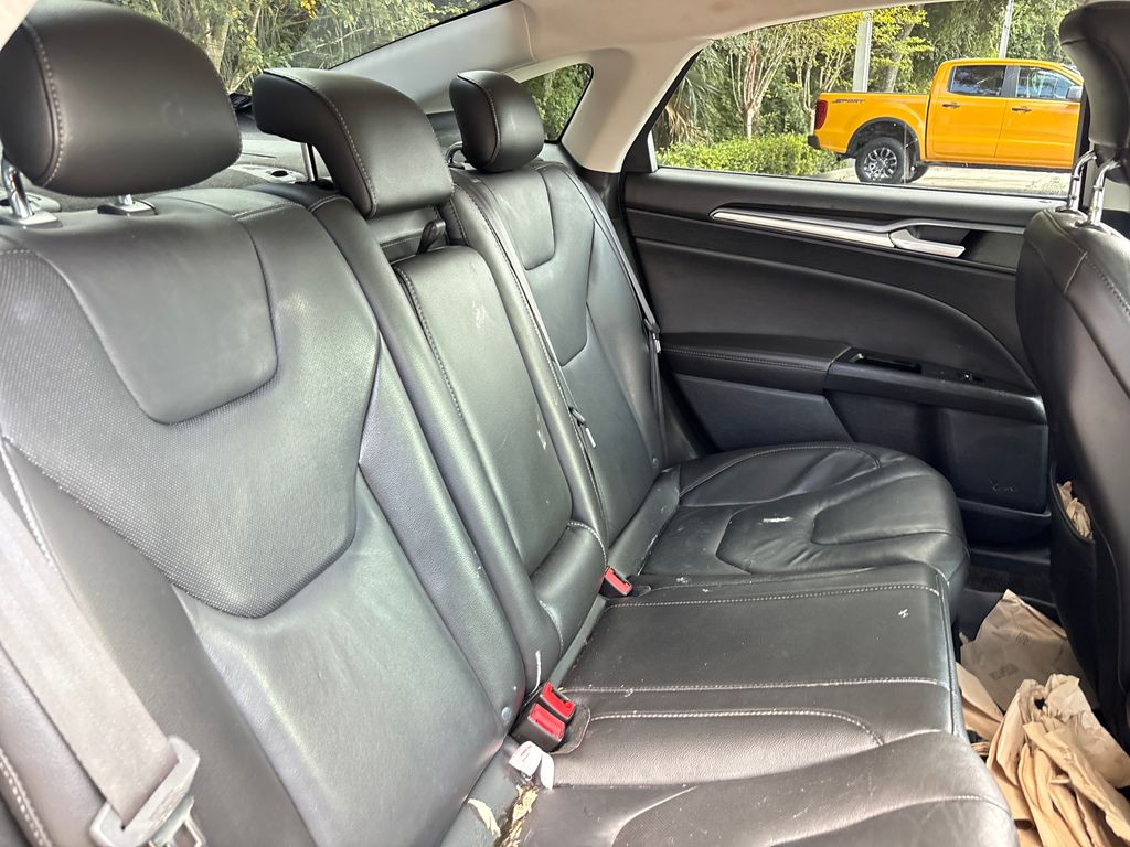 Used 2013 Silver Ford Titanium image 29