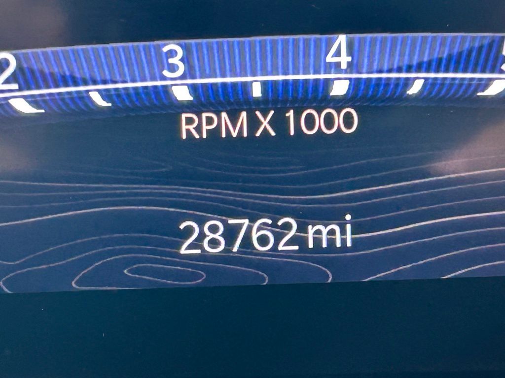 Used 2023 Diamond Black Crystal Pearlcoat Jeep Limited image 17