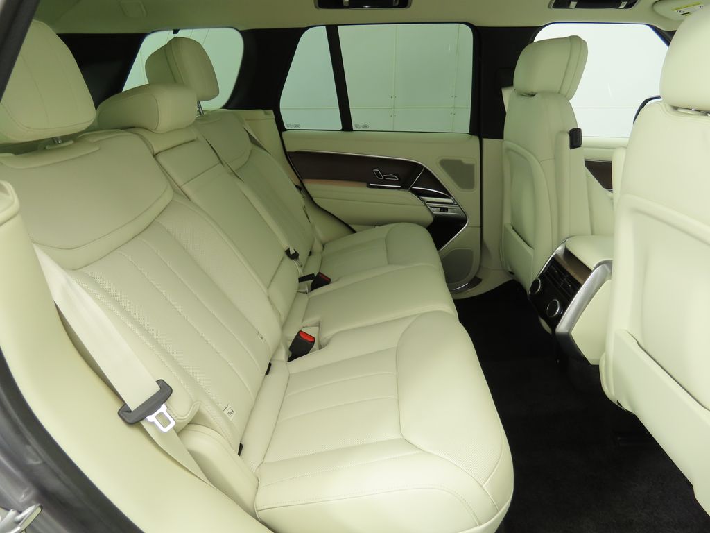 Thumbnail: 2025 Land Rover Range Rover - 24