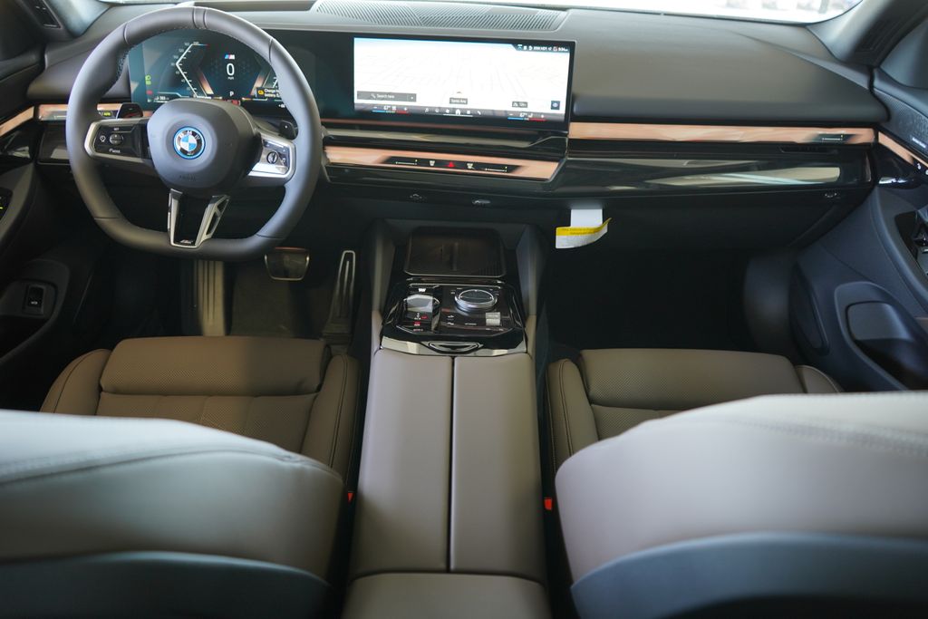 Thumbnail: 2026 BMW 5 Series - 14