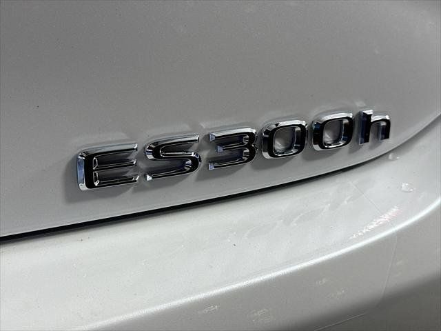 Thumbnail: 2025 Lexus ES - 22