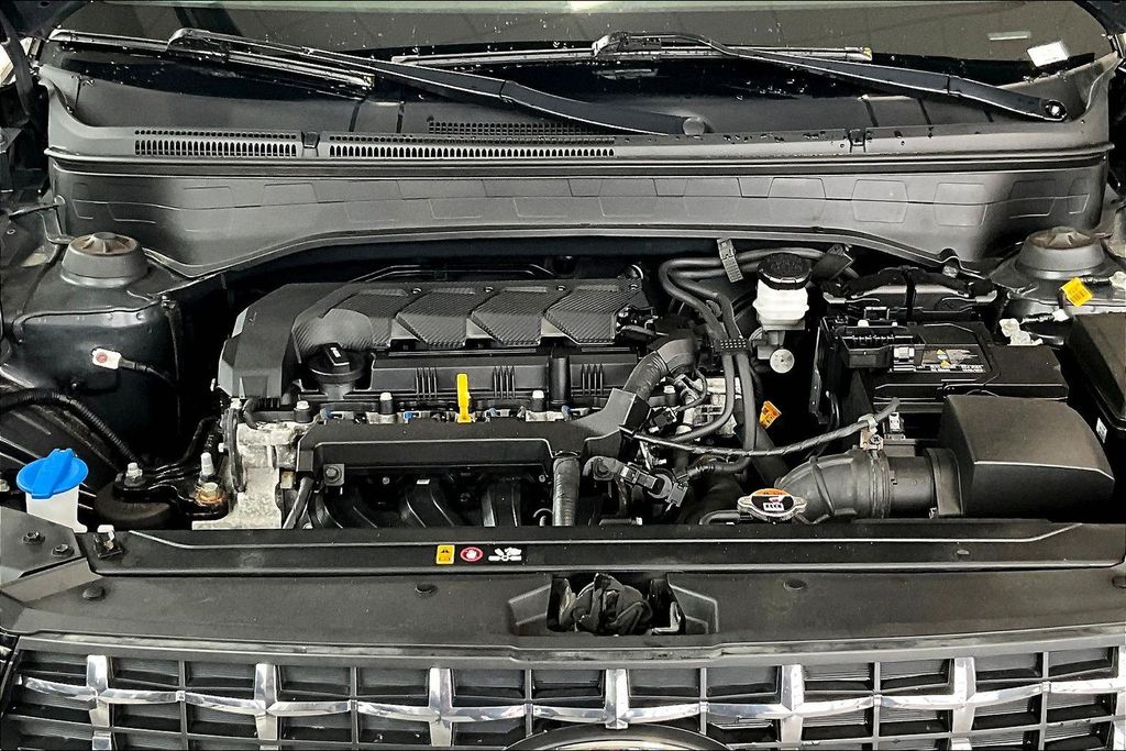 Used 2023 Black Hyundai SEL image 11