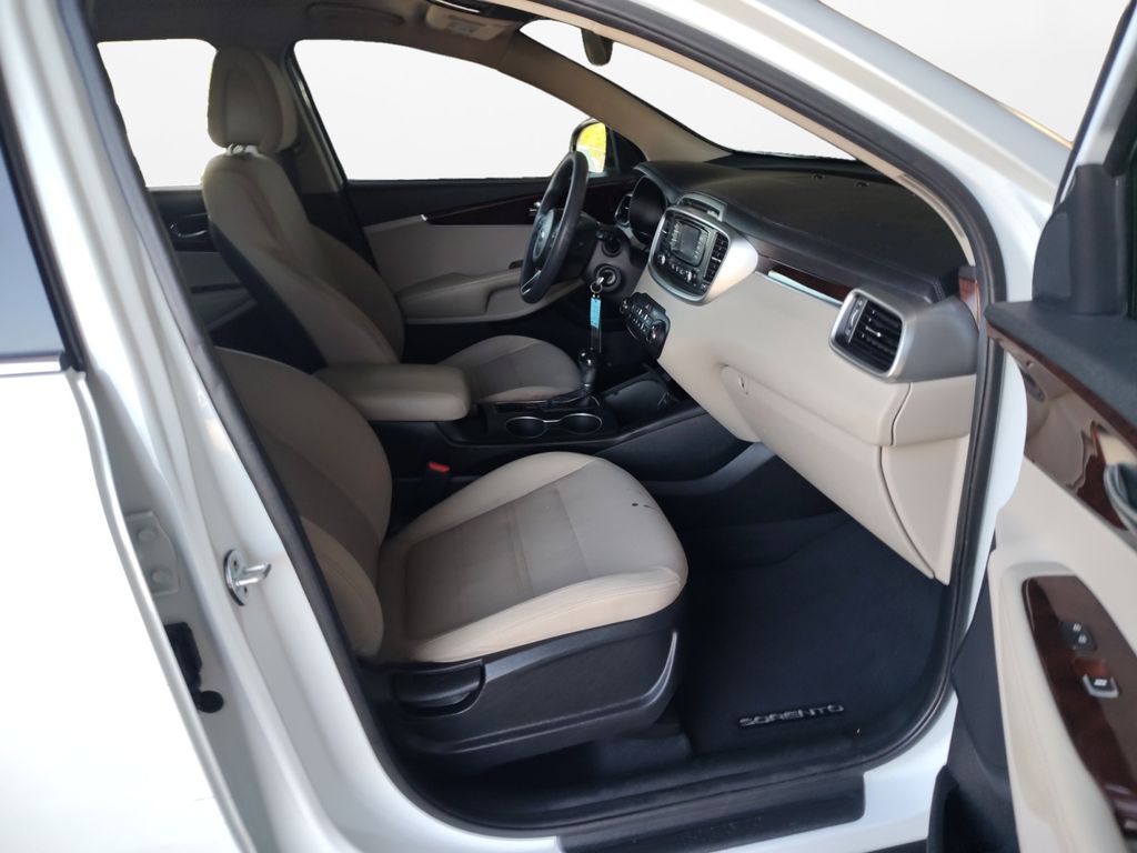 Used Car 2017 Kia Sorento  Lx For Sale Under $10,000 In Austin, Texas