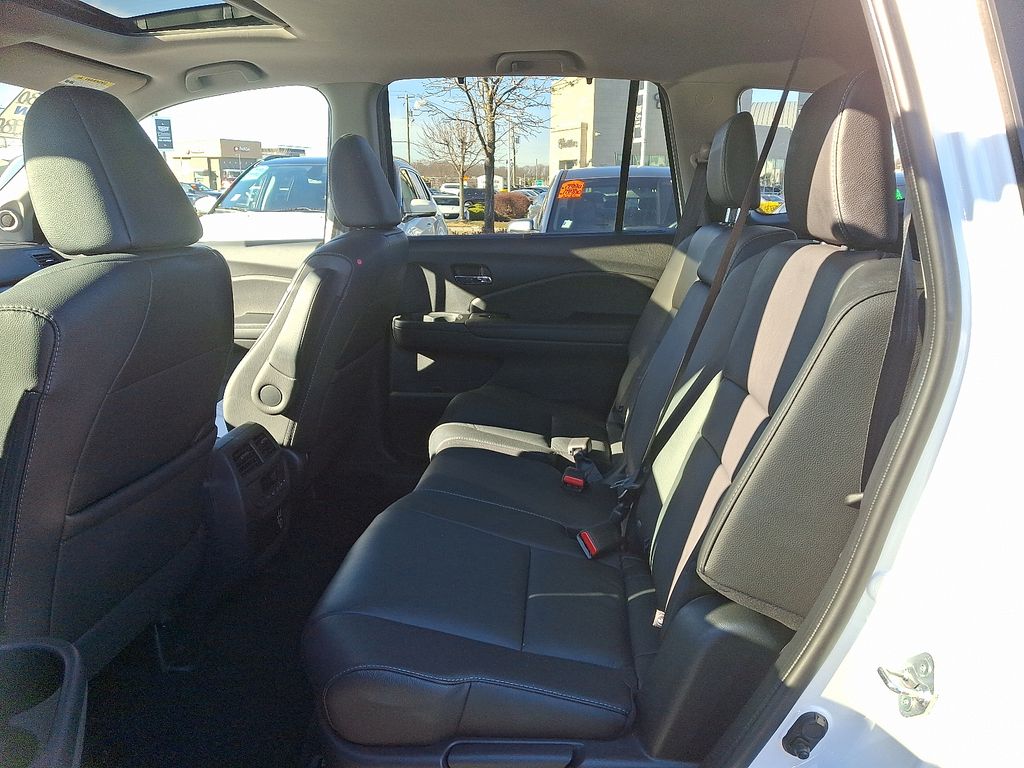 Thumbnail: 2022 Honda Pilot - 10