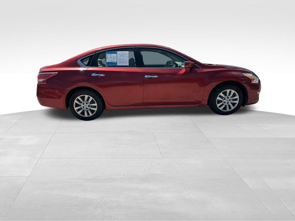 2013 Cayenne Red Metallic Nissan Altima 2.5 S FWD Sedan