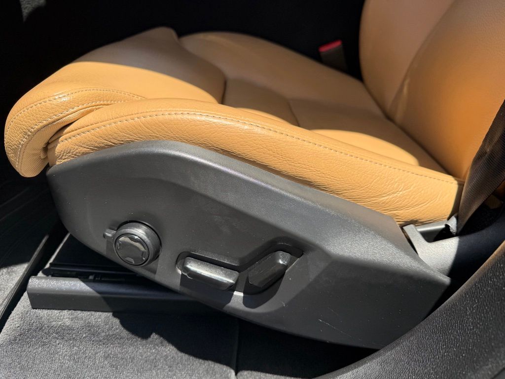 Thumbnail: 2020 Volvo XC60 - 15