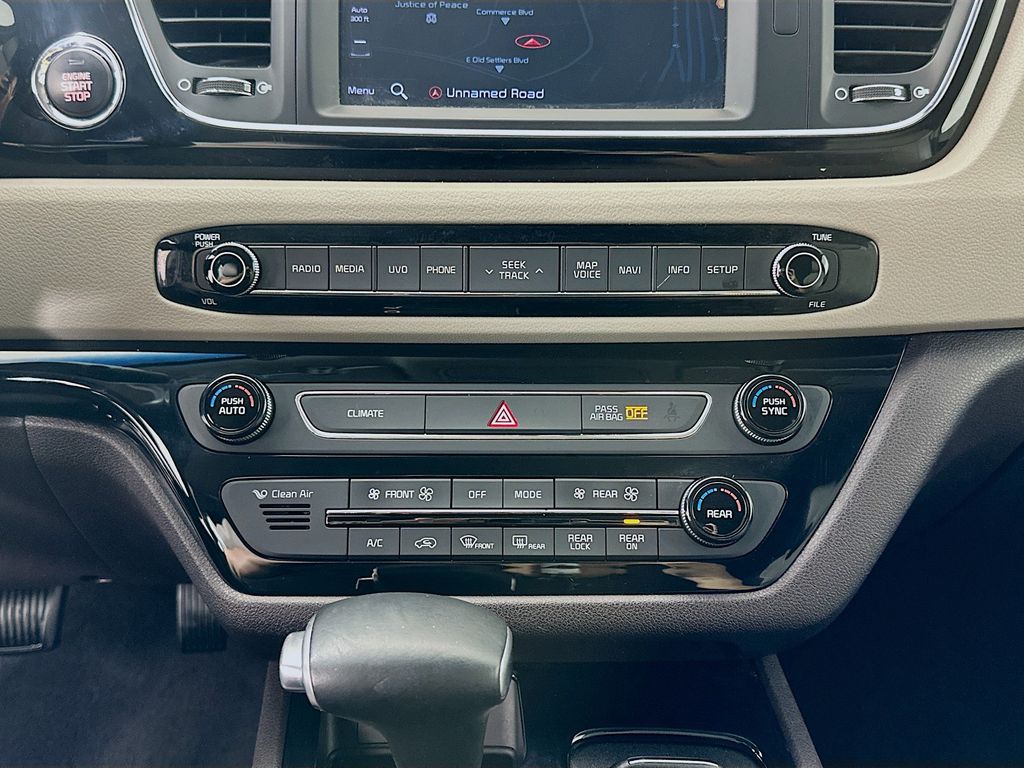 Thumbnail: 2018 Kia Sedona - 16