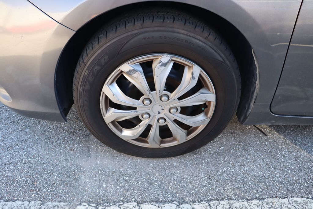 Thumbnail: 2015 Toyota Camry - 4