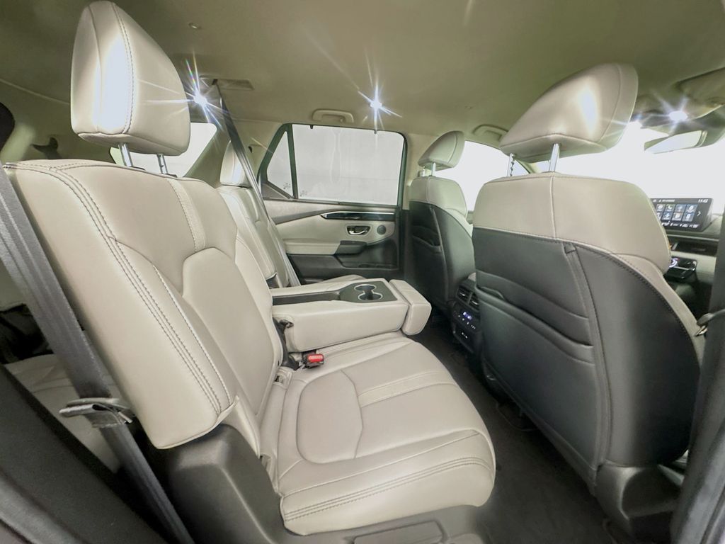 Used Car 2025 Honda Pilot  Ex-l For Sale In Austin, Texas