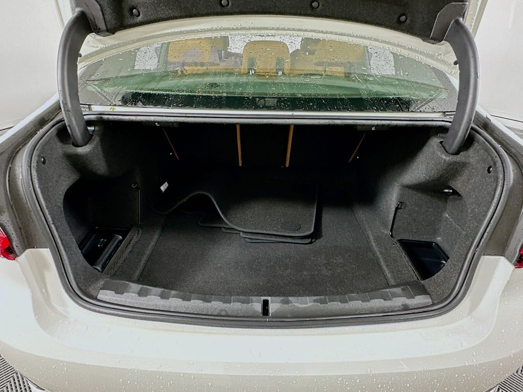 Thumbnail: 2022 BMW 3 Series - 26