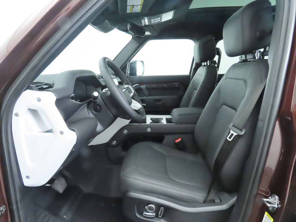 Thumbnail: 2025 Land Rover Defender - 20