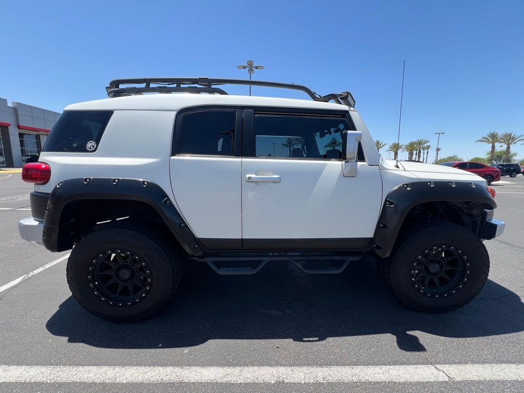 Thumbnail: 2014 Toyota FJ Cruiser - 3